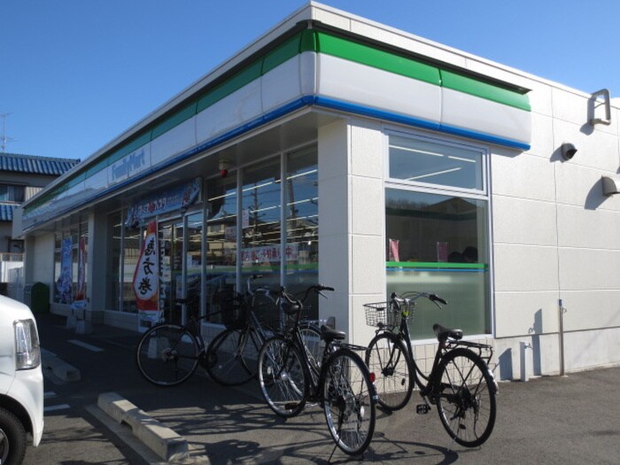ファミリーマート天白植田山店(コンビニ)まで120m ビバリーハイツ
