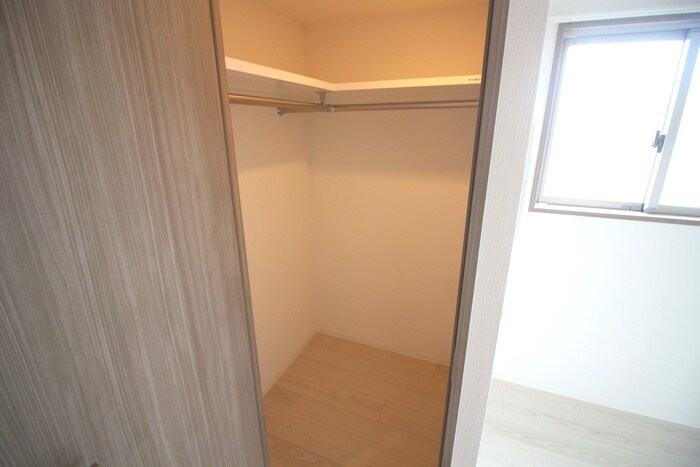 収納 エスリード泉プライム