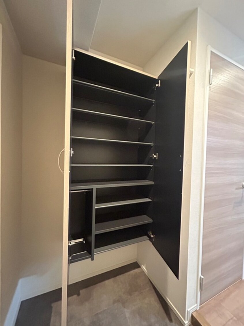 靴箱 ロイジェント日吉Ⅱ