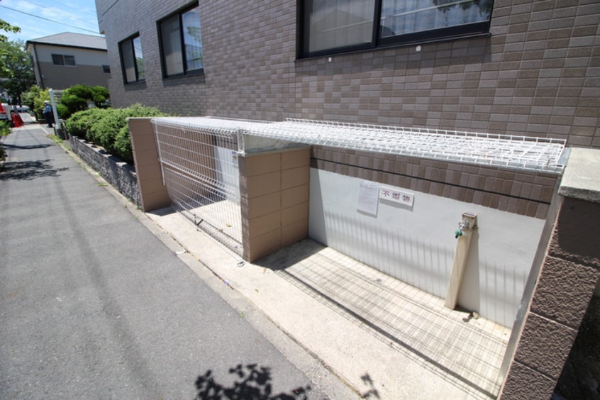 エントランス部分 サニーコート朝宮