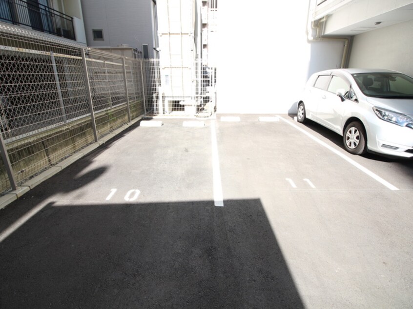 駐車場 ｴｽﾘｰﾄﾞ栄ｲｰｽﾄｽｸｴｱ（1206）