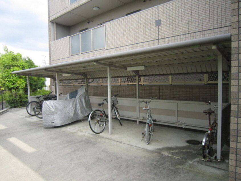 駐輪場 リヴィエール三好
