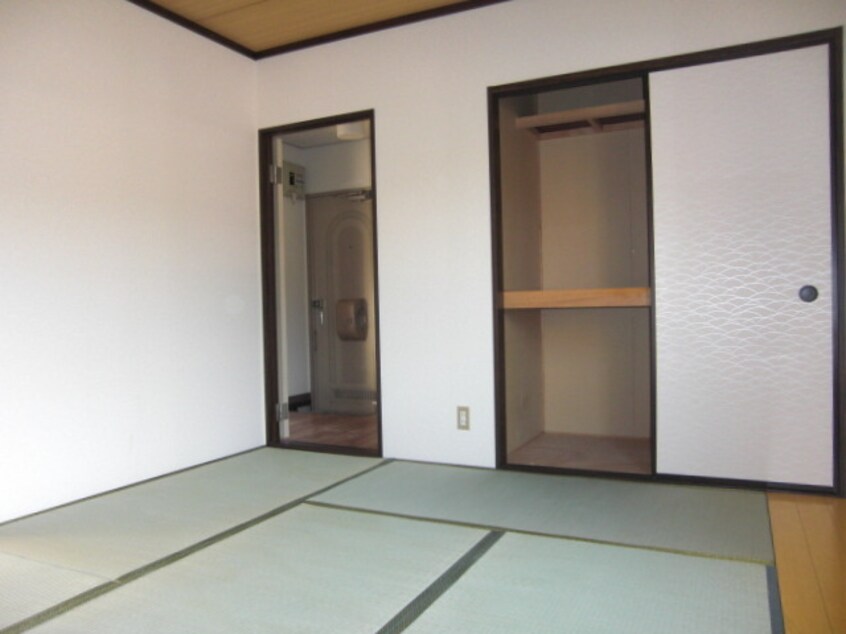 居室 ビラコリ－ヌＡ