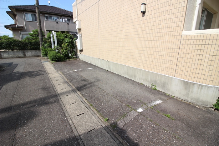 駐車場 エクセルガ－デンＢ棟