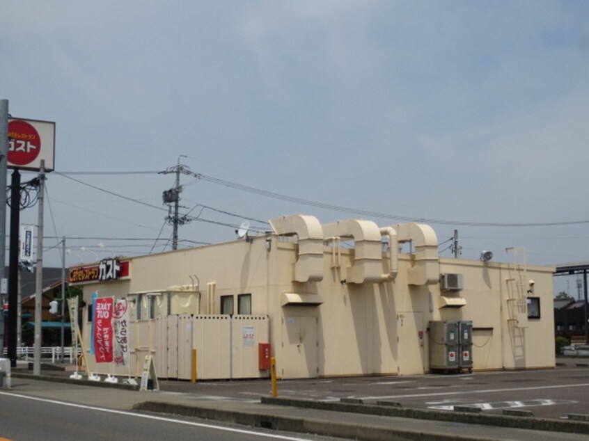 ガスト(その他飲食（ファミレスなど）)まで1580m エクセルガ－デンＢ棟