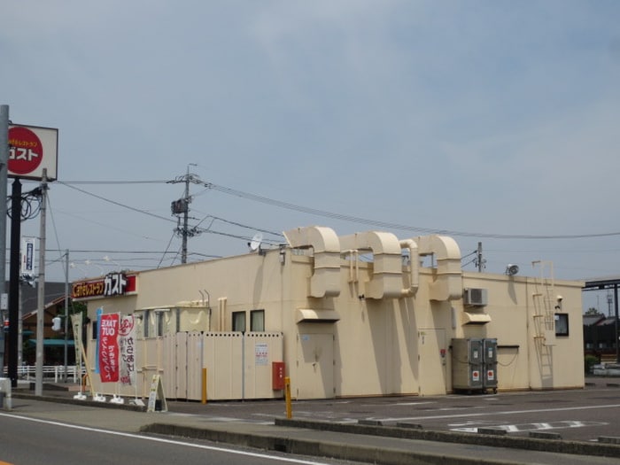 ガスト(その他飲食（ファミレスなど）)まで1580m エクセルガ－デンＢ棟