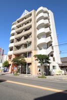 矢木楽器店本社ビルの外観