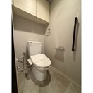 トイレ ｻﾞ･ﾗｲｵﾝｽﾞﾐｯﾄﾞｷｬﾋﾟﾀﾙﾀﾜｰ（404）