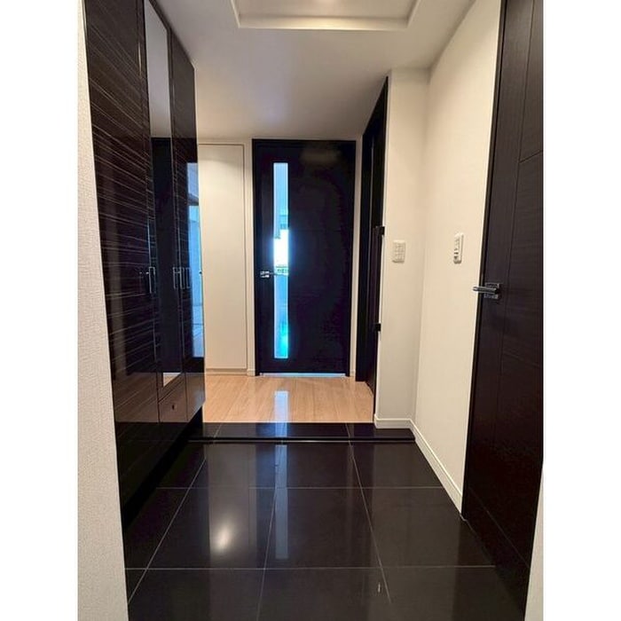 玄関 ｻﾞ･ﾗｲｵﾝｽﾞﾐｯﾄﾞｷｬﾋﾟﾀﾙﾀﾜｰ（404）