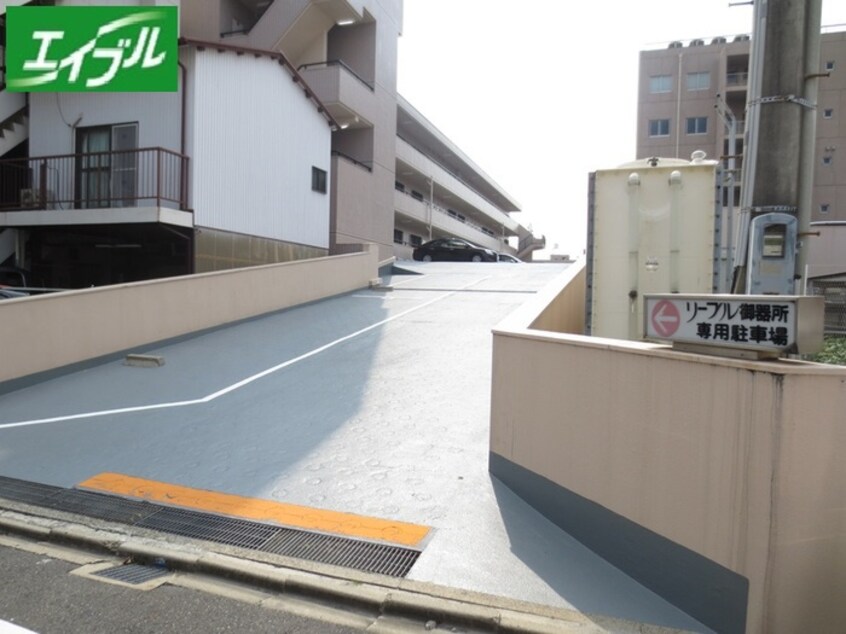 駐車場 リ－ブル御器所
