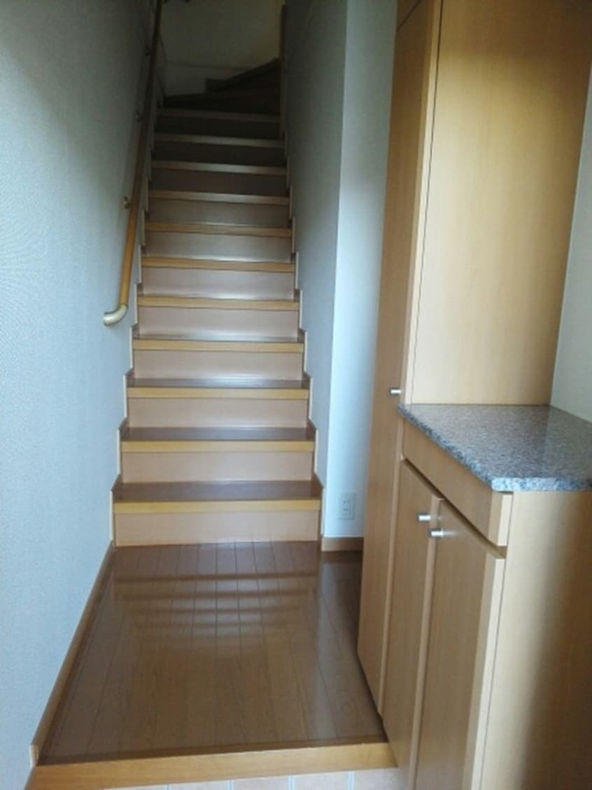 玄関 メゾンアルモニ－