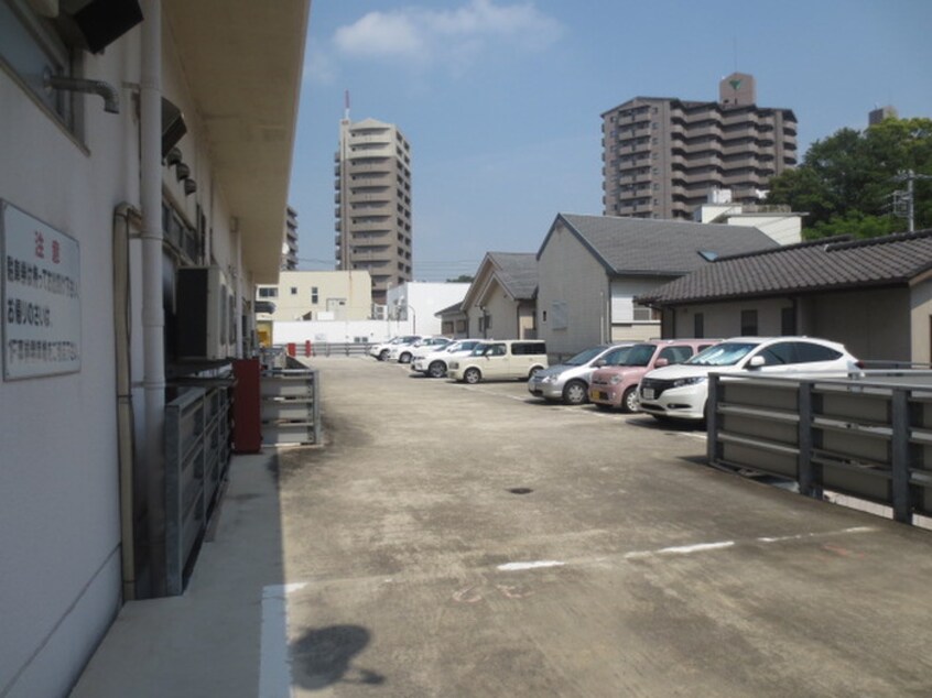 駐車場 山手アベニュ－