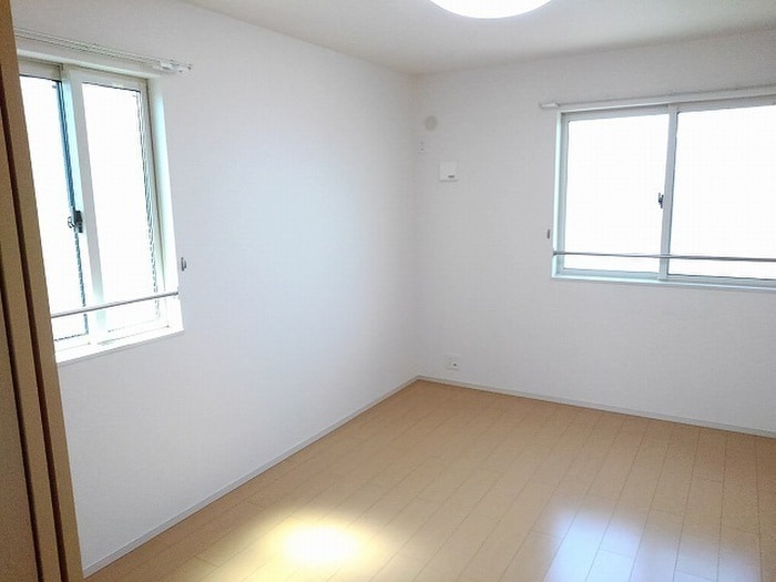 居室 サンシード・B