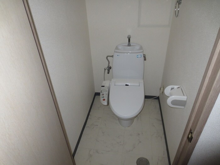 トイレ GRAND MAISON中小田井（E-1）