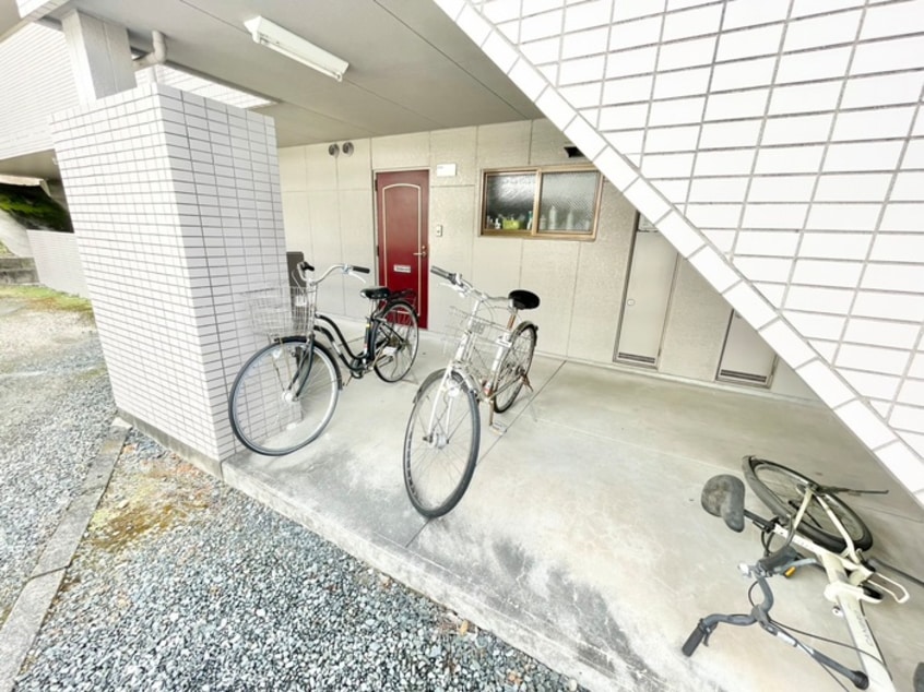 駐輪場 ヴィラ南山