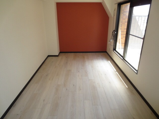 居室 ウィステリア堀田