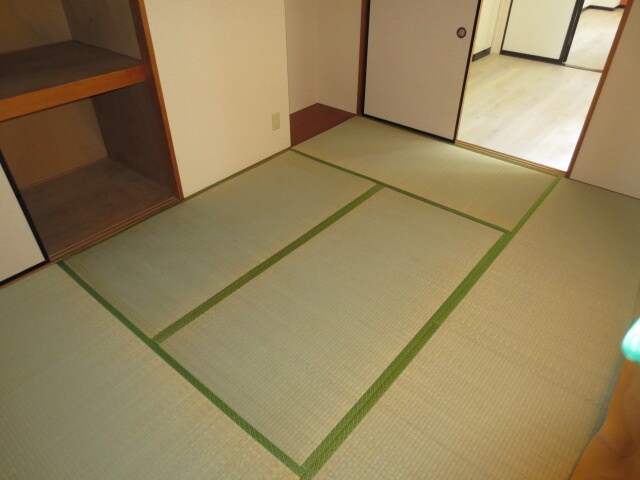 居室 ウィステリア堀田