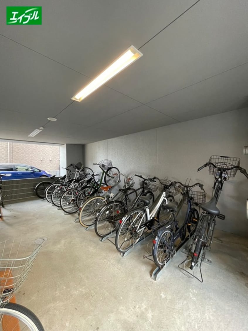 駐輪場 GRANDUKE吹上