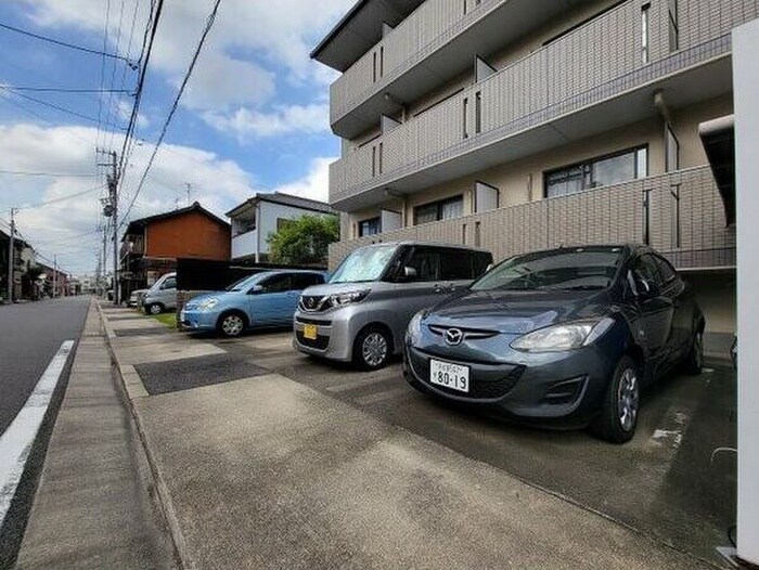 駐車場 サンシャイン白菊