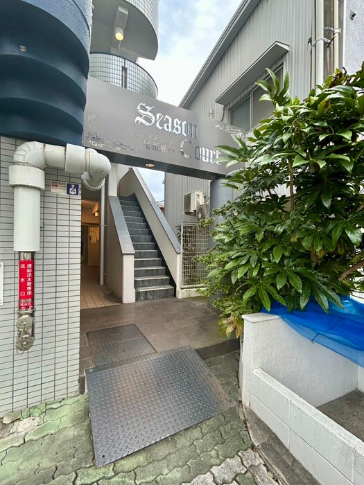 エントランス部分 シーズンコート尾張瀬戸