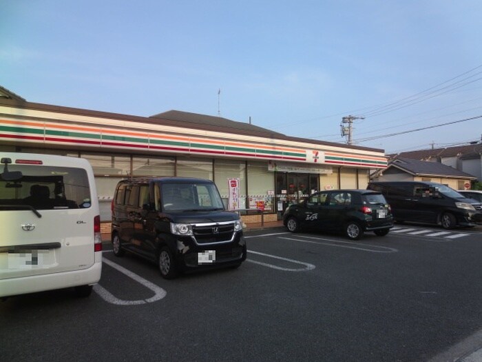 セブンイレブン名古屋春田4丁目店(コンビニ)まで337m ＦＩＬＬ　ＷＥＳＴ