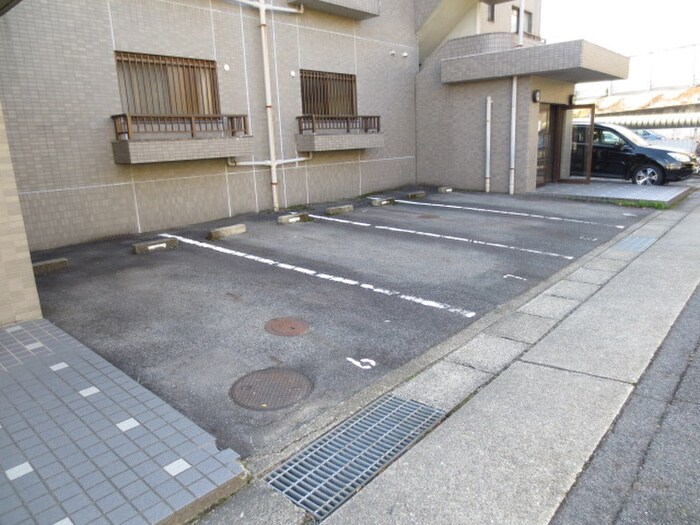 駐車場 ドミ－ル藤井