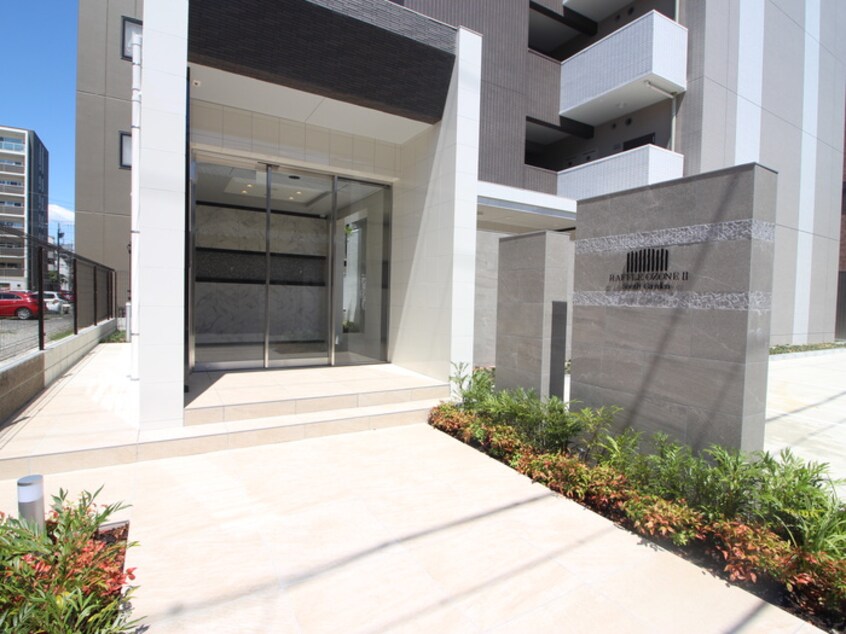 エントランス部分 RAFFLE　OZONEⅡ-South　Garden-