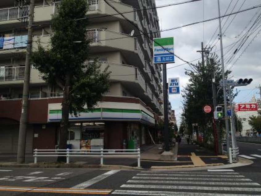 ファミリーマートみのてつ彩紅橋店(コンビニ)まで119m RAFFLE　OZONEⅡ-South　Garden-