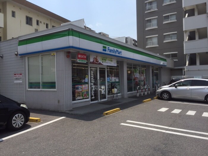 ファミリーマート自由ヶ丘店(コンビニ)まで730m リアライズ自由ヶ丘