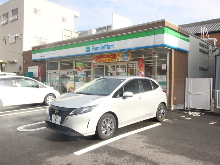 ファミリーマート瑞穂亀城町店(コンビニ)まで577m フロ－ラル都