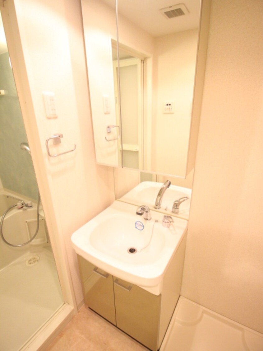 洗面 UURコート名古屋名駅