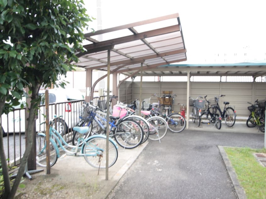 駐輪場 山屋敷ハイツ