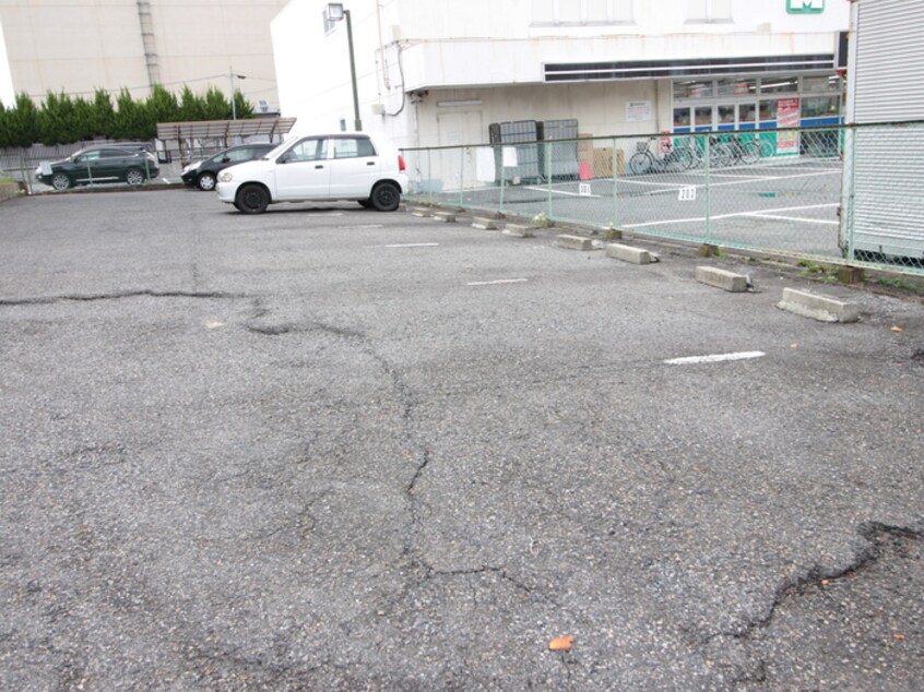 駐車場 山屋敷ハイツ