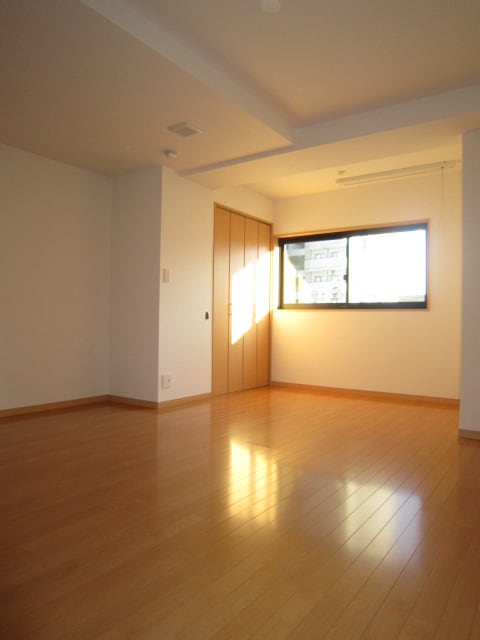 居室 リルオズモ－ル