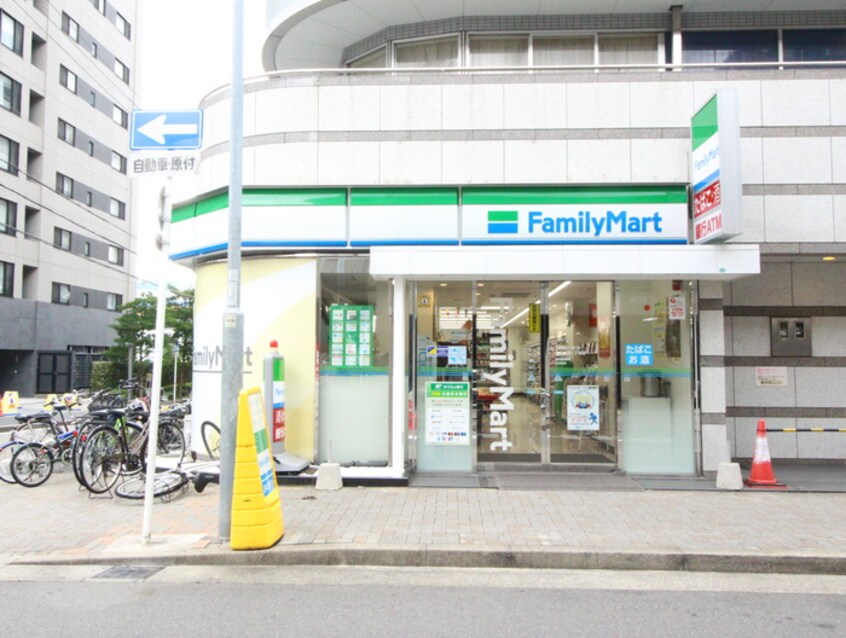 ファミリーマート名古屋栄一丁目店(コンビニ)まで213m ISM栄