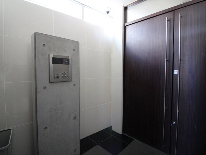 エントランス部分 リアライズ松原