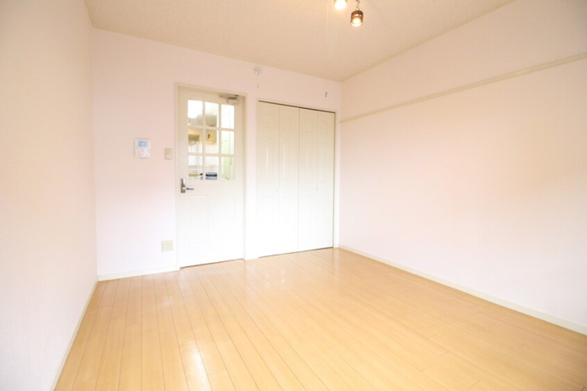 居室 ティエリア豊田