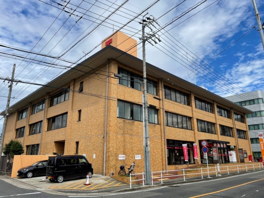 名東郵便局(郵便局)まで180m Chou　Chou一社