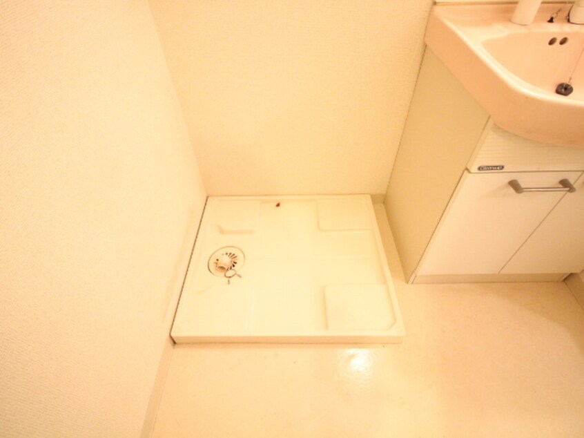 洗濯機置場 アヴォワール丸の内