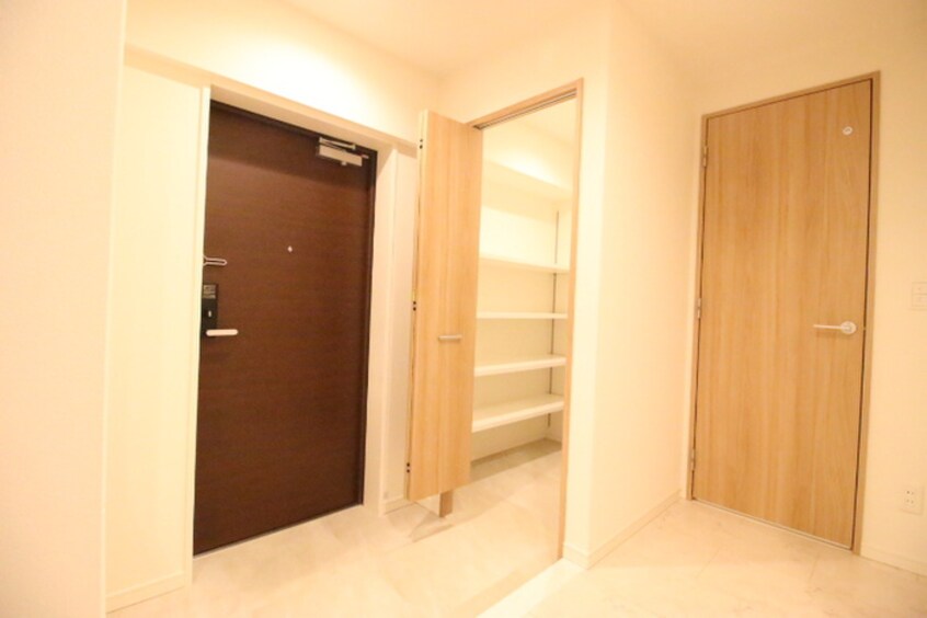 玄関 ロイジェント日吉