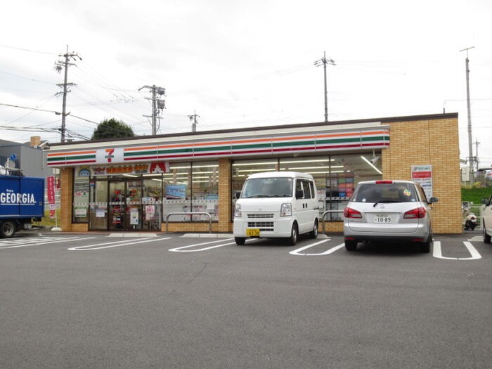 セブンイレブン焼山2丁目店(コンビニ)まで699m ＢＥＬＬＡＩＲ　ＡＮＮＥＸ