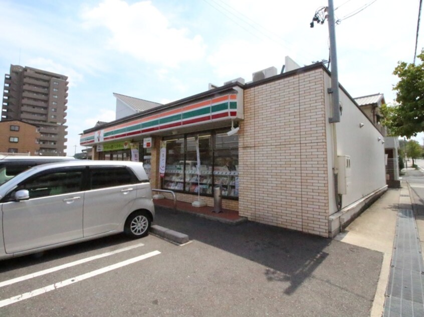 セブンイレブン石薬師店(コンビニ)まで580m シャンポール原Ⅱ