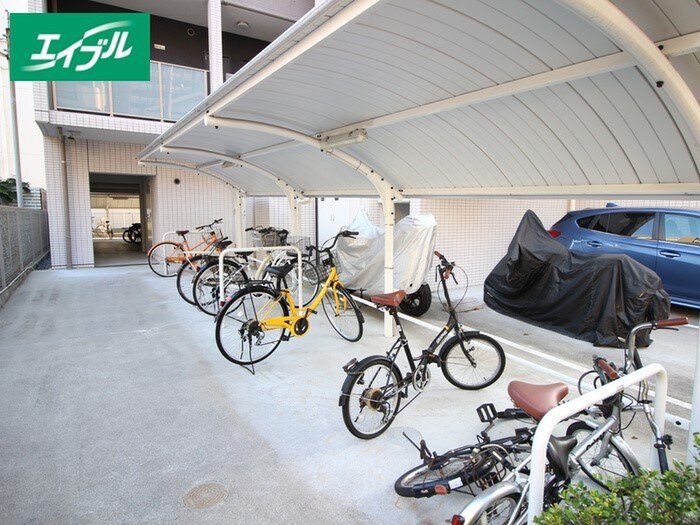 駐輪場 アイボリ－