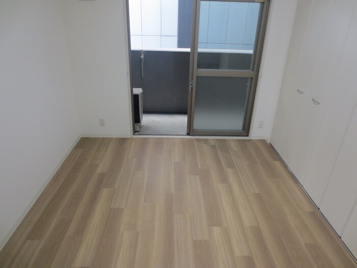 居室 アイボリ－