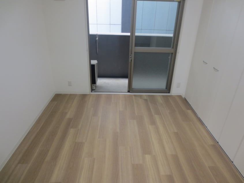 居室 アイボリ－