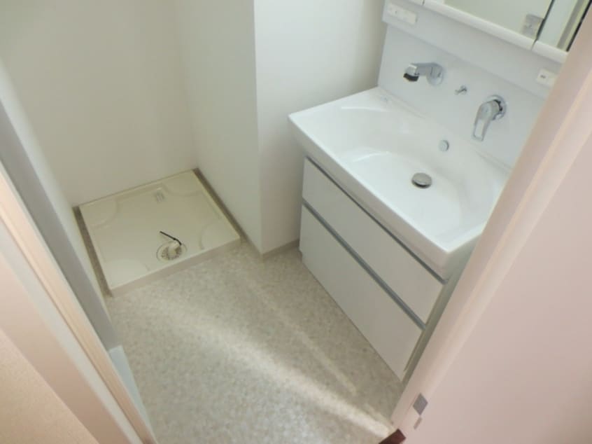 洗濯機置場 アイボリ－