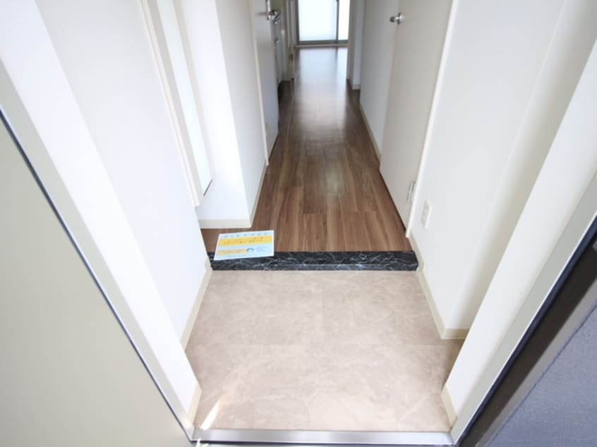 玄関 アイボリ－