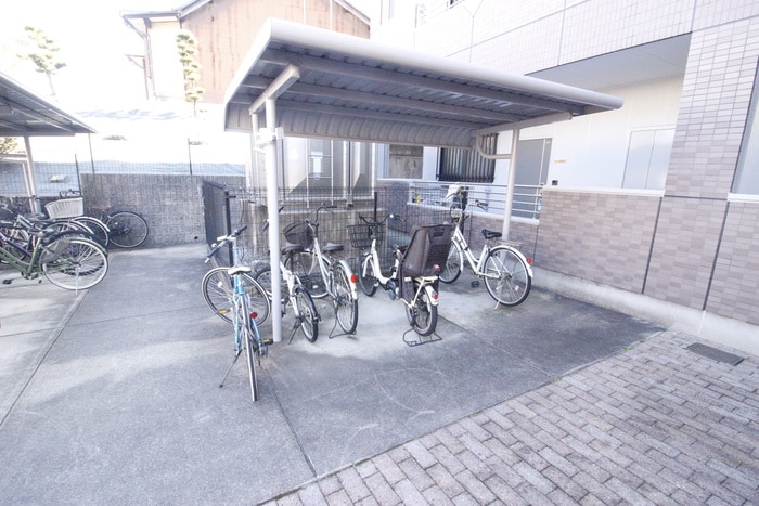駐輪場 ビレッジあじき