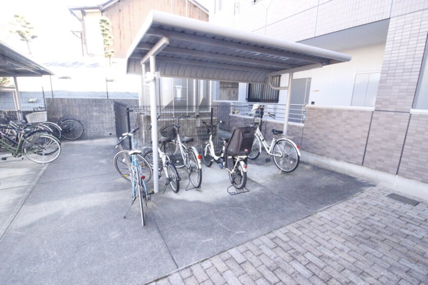 駐輪場 ビレッジあじき