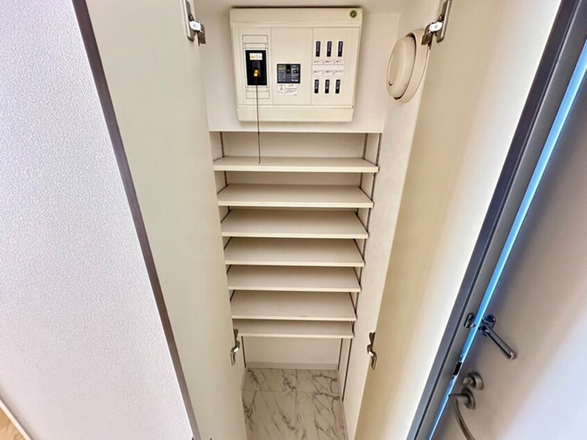 靴箱 フローライト徳川